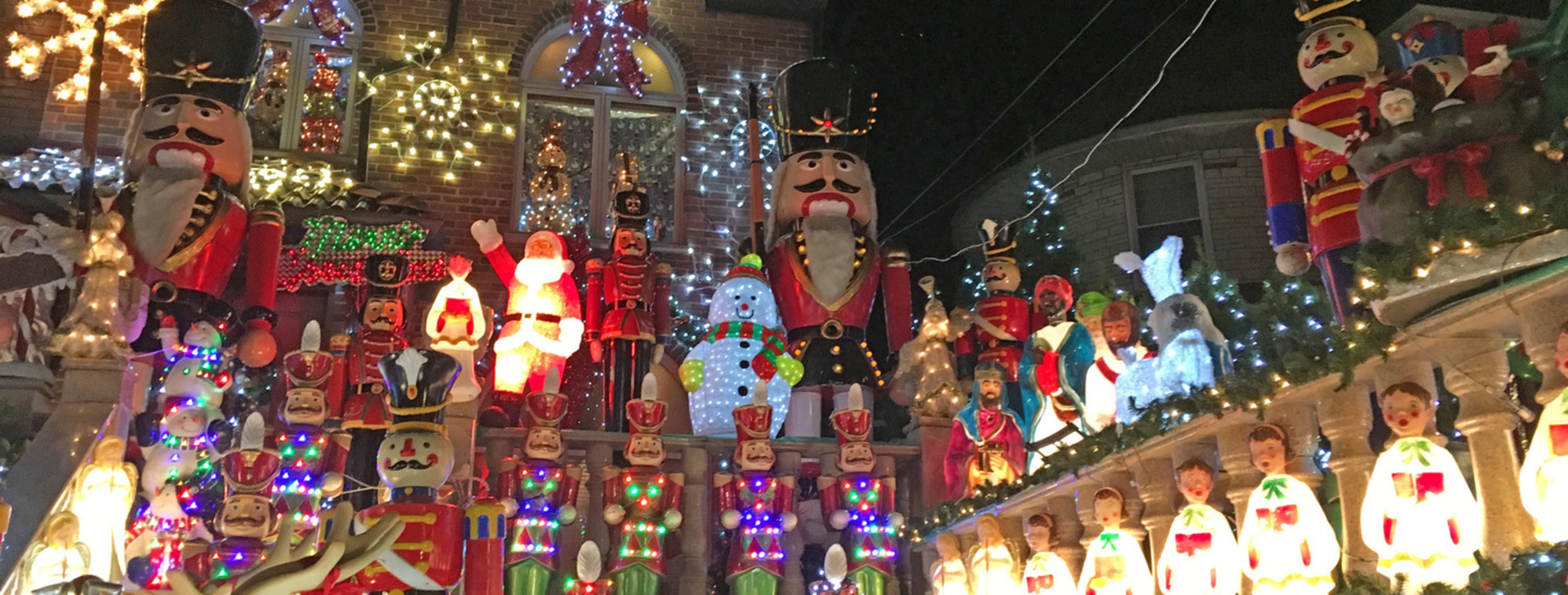Christmas Lights Walking Tour of Brooklyn Discount Tickets Go City®